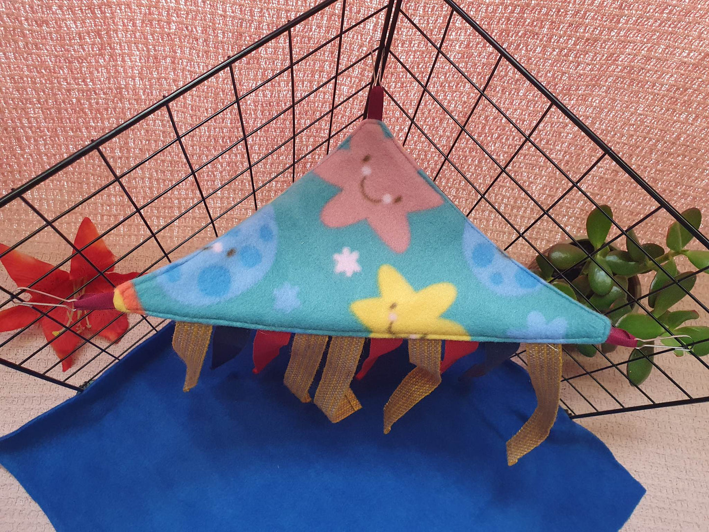 Handmade corner triangle hammock for Guinea Pigs with clips and tassels